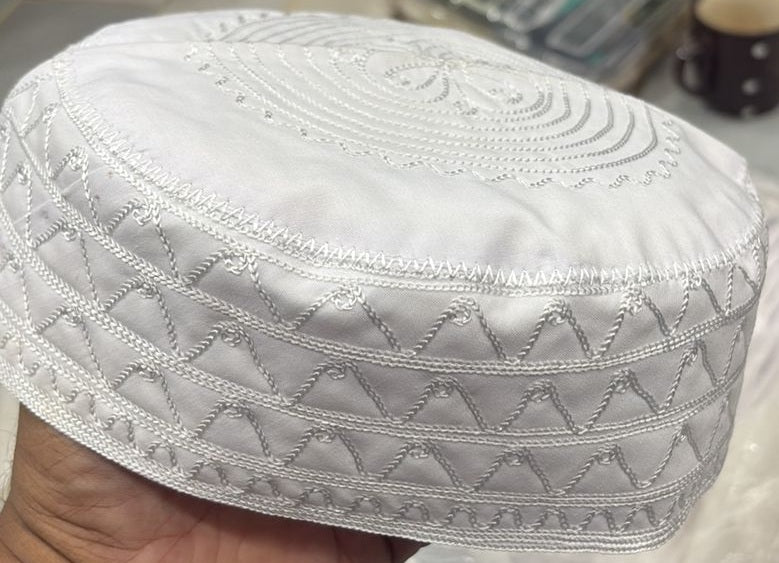 Premium White Saudi Mulki Topi – High-Quality Embroidered Prayer Cap